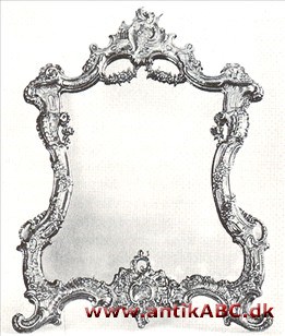 Toiletspejl: se vippespejl og Toiletbord.