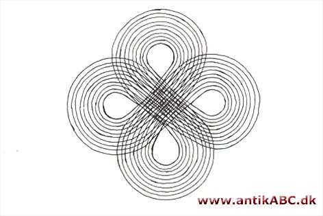  ornament af sammenflettede cirkler. Stærkt varierende efter omhyggeligheden af udførelsen. 
