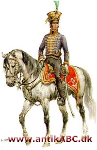  letbevæbnet ryttersoldat med snoreprydet uniform