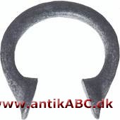 Såkaldt primitivt betalingsmiddel fra Vestafrika med hovedudbredelsesområde i Nigeria og omkringliggende områder