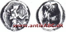 Siglos er persiske sølvmønter (5,35-5,55 g) udmøntet fra Dareios I til Dareios III ca. 515-330 f.Kr. 1 siglos = 1/20 dareik