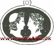 kamé (fransk) udskåret sten med fremstilling i ophøjet arbejde, oftest i ring eller smykke