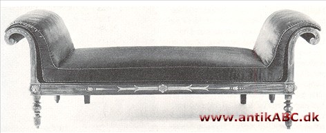 Løjbænk betyder egentlig dovnebænk. Var almindelig allerede i oldtiden og brugtes bl.a. når man lå til bords 