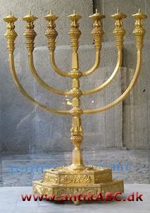 menorah (hebræisk) syvarmet lysestage