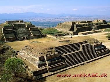 Monte Albán er et stort arkæologisk område i den mexicanske delstat Oaxaca. Navnet Monte Albán er spansk for hvide bjerg