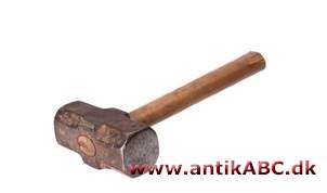mukkert, stor hammer med flad bane i begge ender
