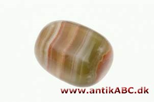 onyks (græsk negl) halvædelsten, med stribede, forskelligt farvede lag