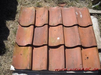 pandetegl, tegltagsten. Tag med belægning af tagsten