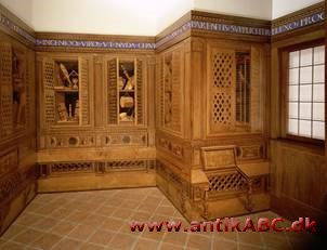 studiolo, (italiensk = lille studerekammer), mindre, udsmykket rum i italiensk fyrsteslot