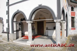 porticus (latin søjlegang) søjleprydet forhal