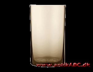 røgfarvet, bleggrå nuancer med svag varm eller kold gullig tone