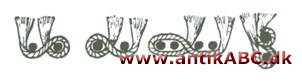 senné-knytning (efter bynavnet Senné i Iran) orientalsk tæppeknytning med garnenderne stikkende frem mellem to eller fire omvundne skudtråde;