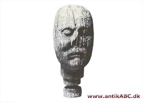 skabilkenhoved (af skabelon, skablon) træhoved, hvorpå parykker tilpassedes i 1700-tallet