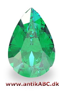 sma'ragd (indisk maragada) grøn ædelsten. En ædelsten af berylgruppen