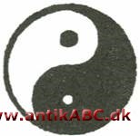 yin-yangtegn kinesisk ornament symboliserende tilværelsens negative og positive princip